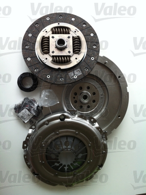 x DEBRİYAJ SETİ VOLANLI KIT4P PASSAT-A4-A6 2.5TDI 97-05 AFB-AKN - VALEO